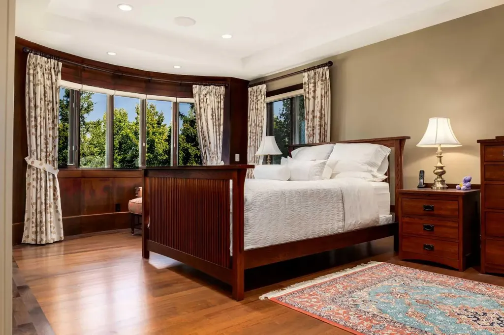 4 Aspen Ridge Bay SW Calgary AB T3H5M3