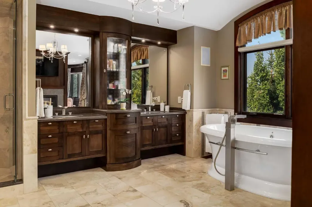 4 Aspen Ridge Bay SW Calgary AB T3H5M3