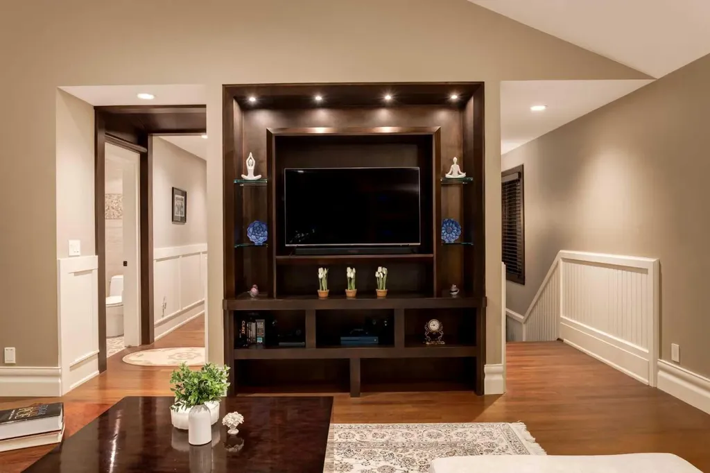 4 Aspen Ridge Bay SW Calgary AB T3H5M3