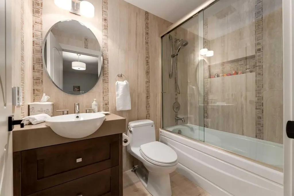 4 Aspen Ridge Bay SW Calgary AB T3H5M3