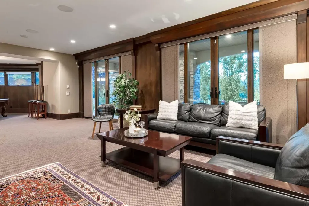 4 Aspen Ridge Bay SW Calgary AB T3H5M3
