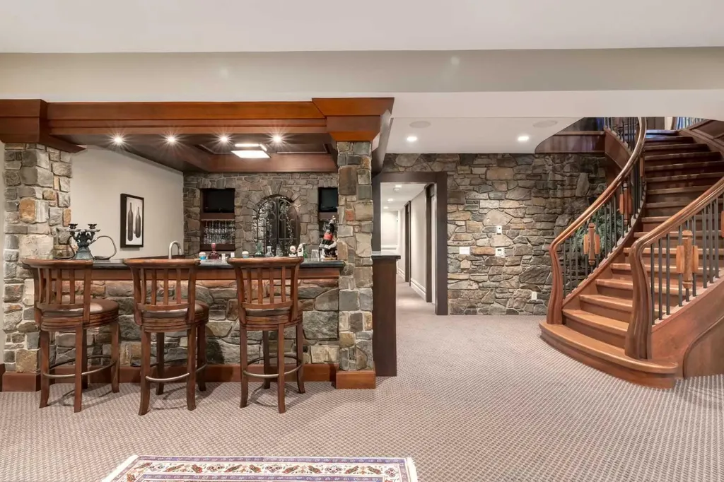 4 Aspen Ridge Bay SW Calgary AB T3H5M3