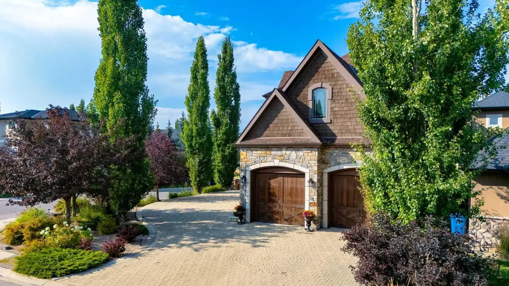 4 Aspen Ridge Bay SW Calgary AB T3H5M3