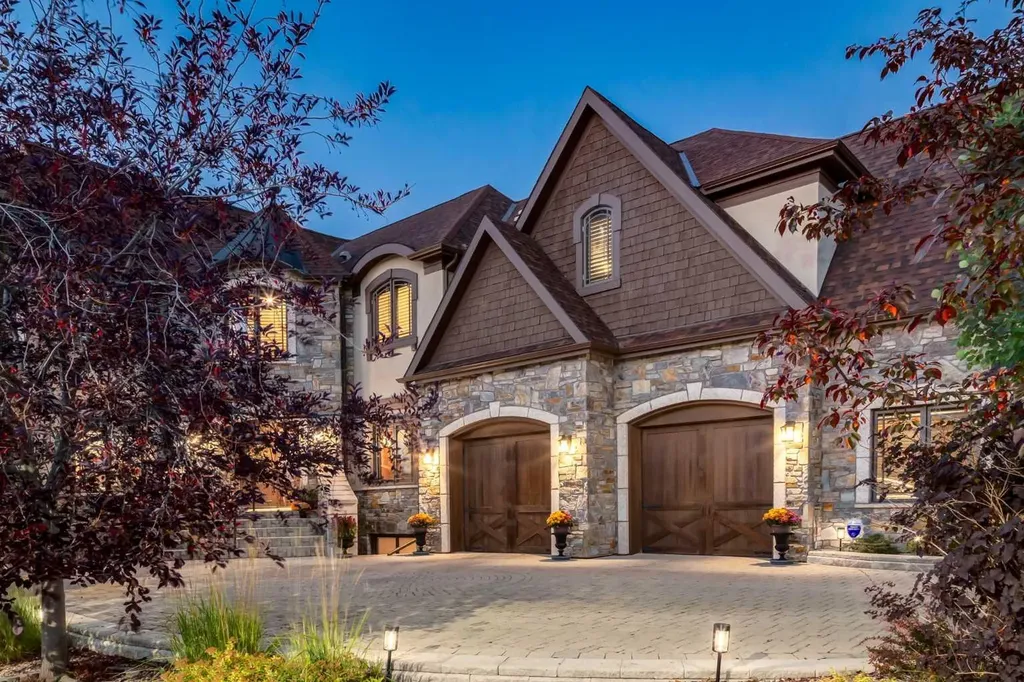 4 Aspen Ridge Bay SW Calgary AB T3H5M3