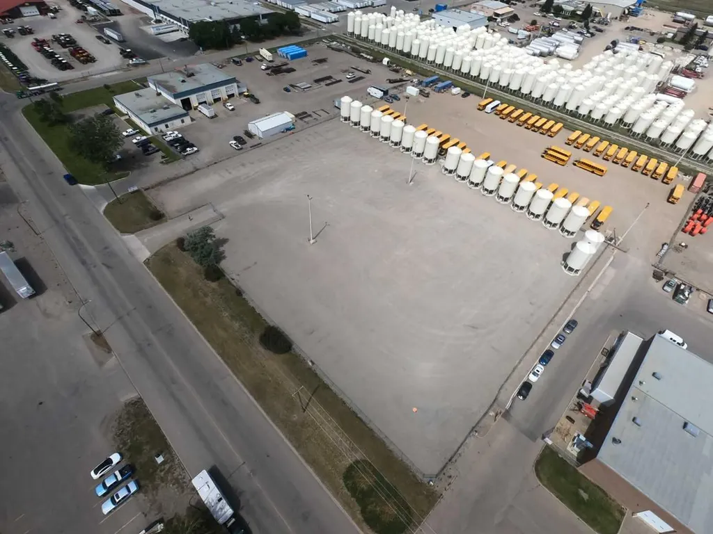 3205 18 Avenue N Lethbridge AB T1H 5S1