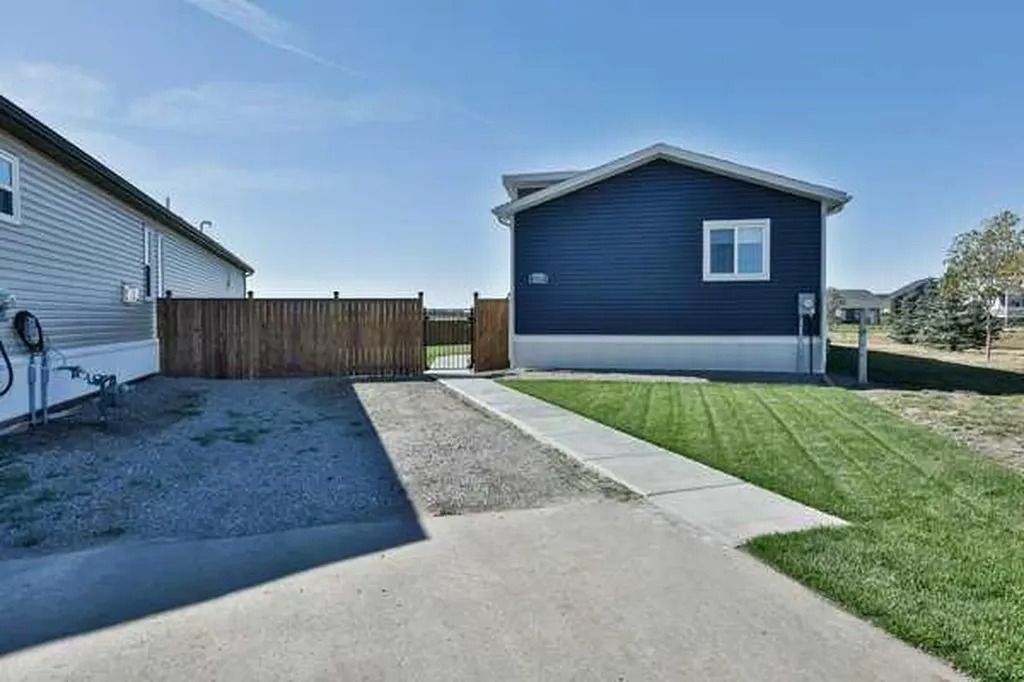 2037 Sunflower Crescent Coaldale AB T1M 0G4