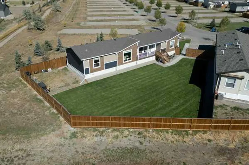 2037 Sunflower Crescent Coaldale AB T1M 0G4