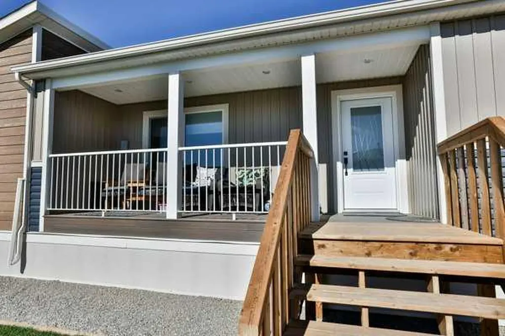 2037 Sunflower Crescent Coaldale AB T1M 0G4