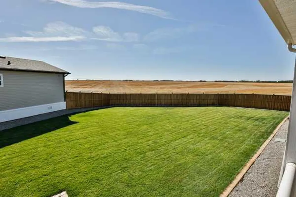 2037 Sunflower Crescent Coaldale AB T1M 0G4