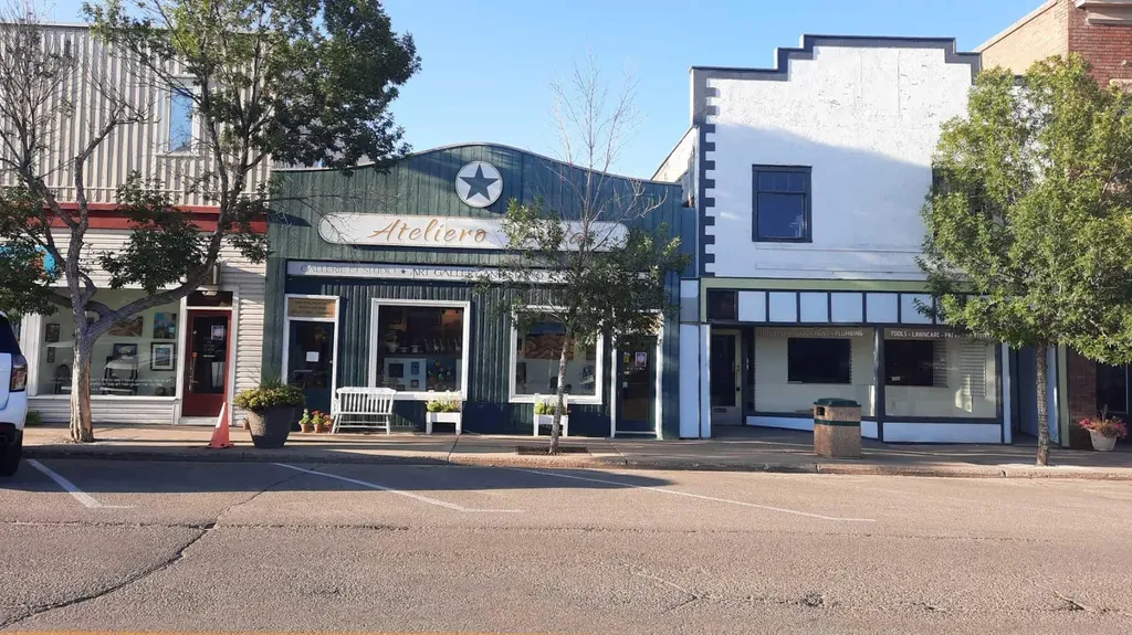 40 3 Avenue W Drumheller AB T0J0Y0