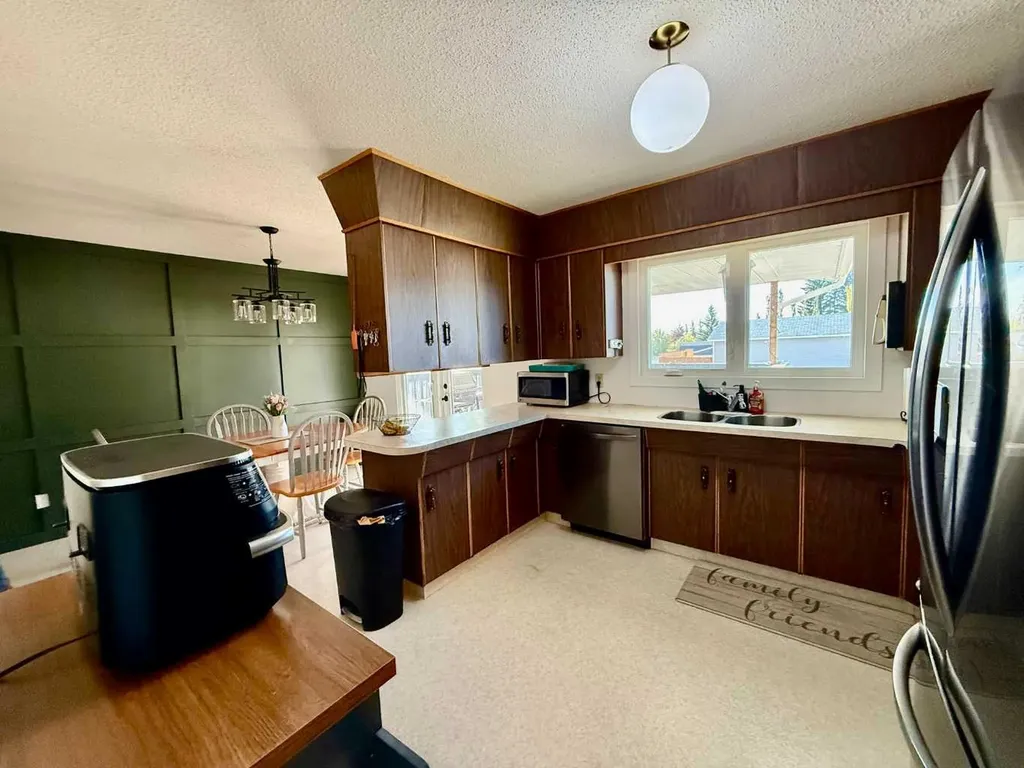 4425 56 Avenue Provost AB T0B3S0