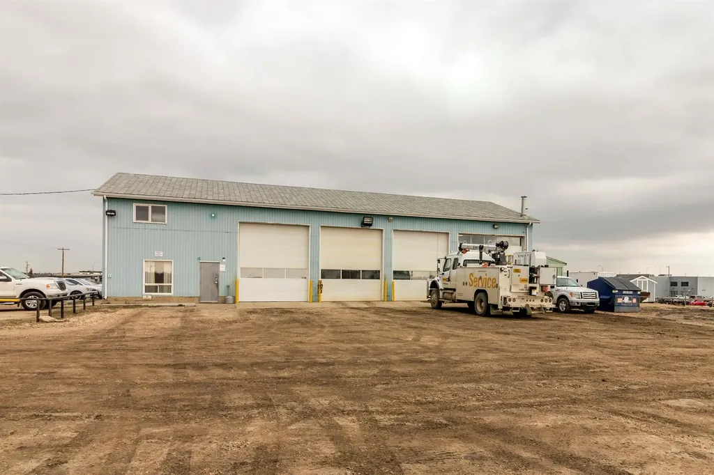 3 Mckenzie Drive Rural Red Deer County AB T4S 2H4