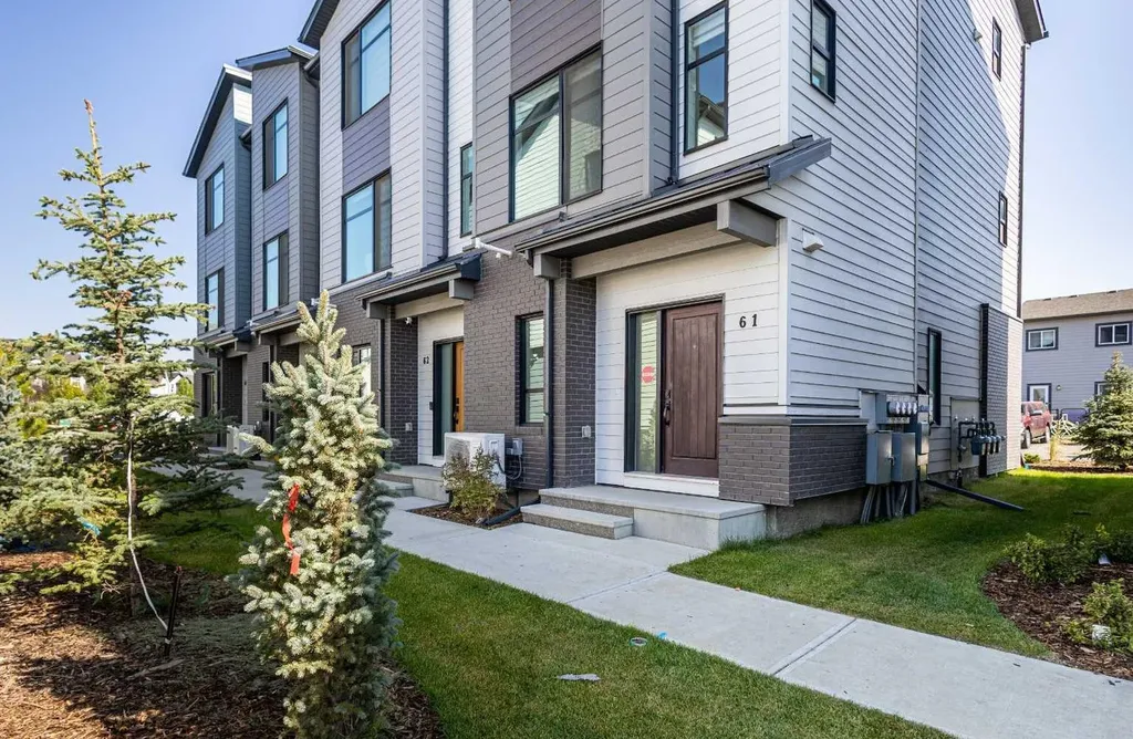 903 Mahogany Boulevard SE Calgary AB T3M 3W9