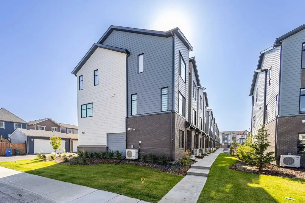 903 Mahogany Boulevard SE Calgary AB T3M 3W9