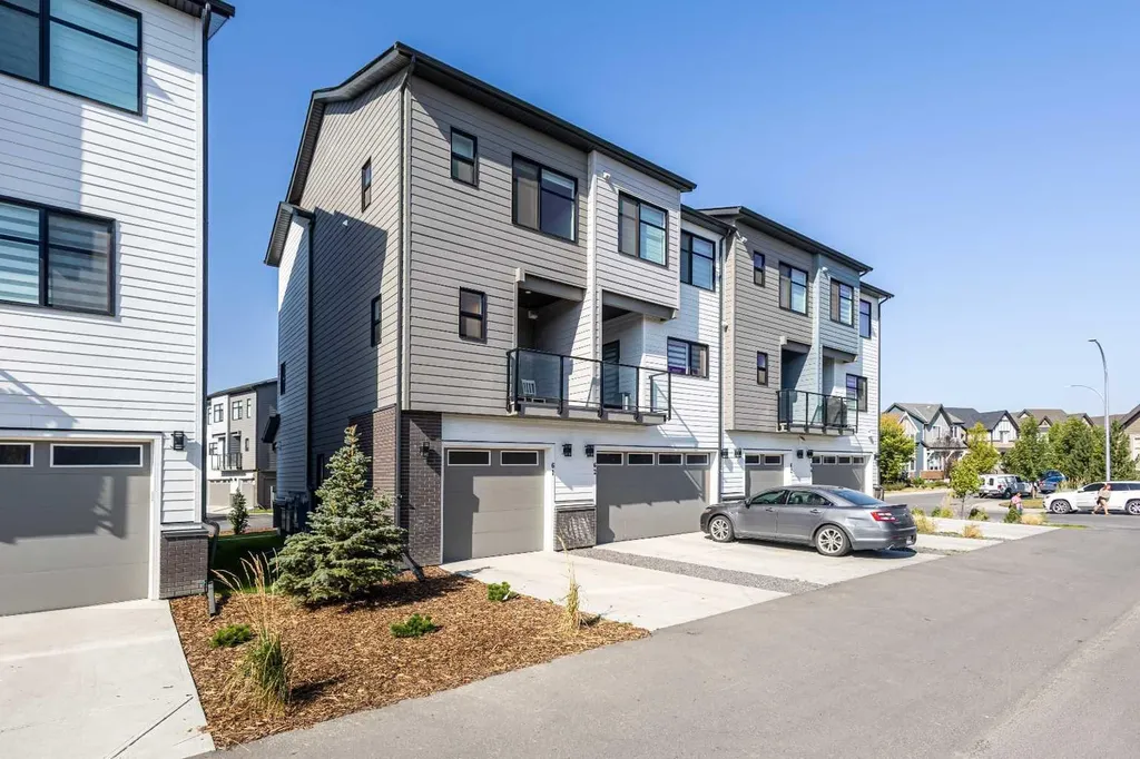 903 Mahogany Boulevard SE Calgary AB T3M 3W9