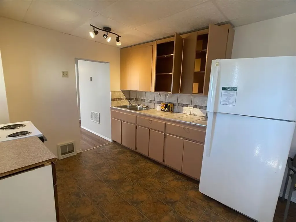 5109 50th Street High Prairie AB T0G 1E0