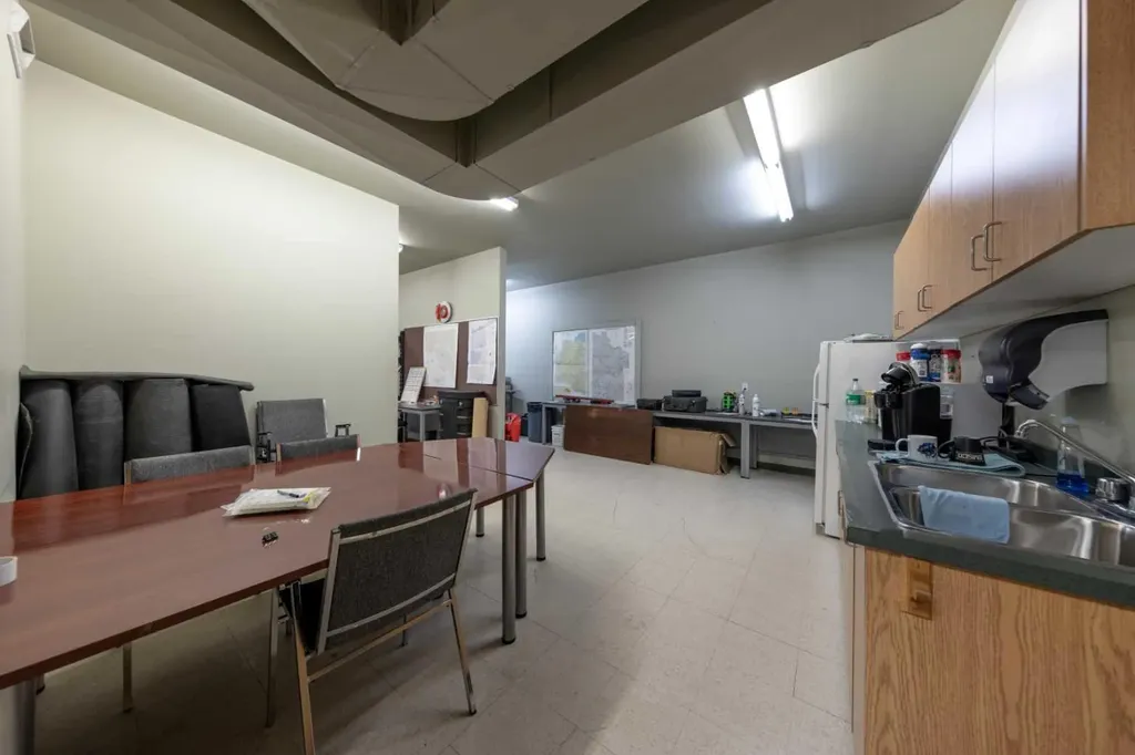 5912 50 Avenue Lloydminster AB T9V 0W6