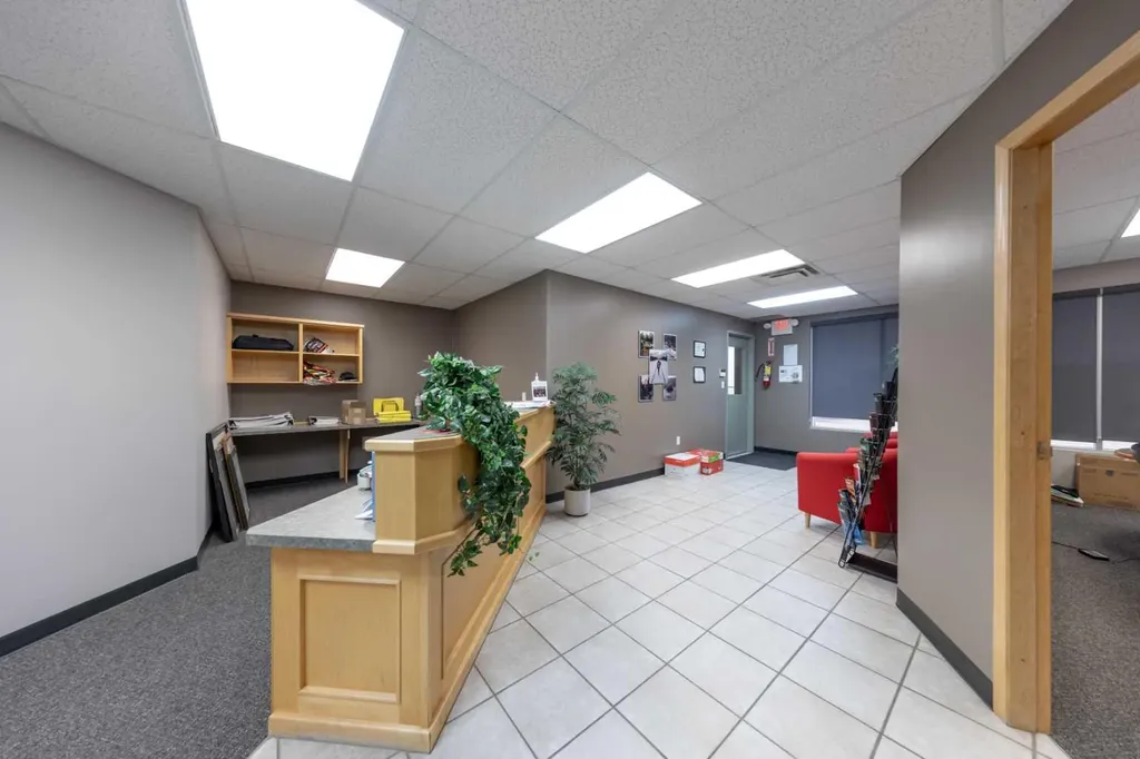 5912 50 Avenue Lloydminster AB T9V 0W6