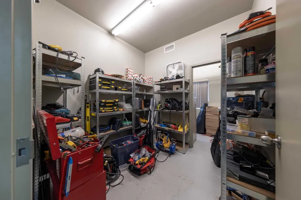 5912 50 Avenue Lloydminster AB T9V 0W6