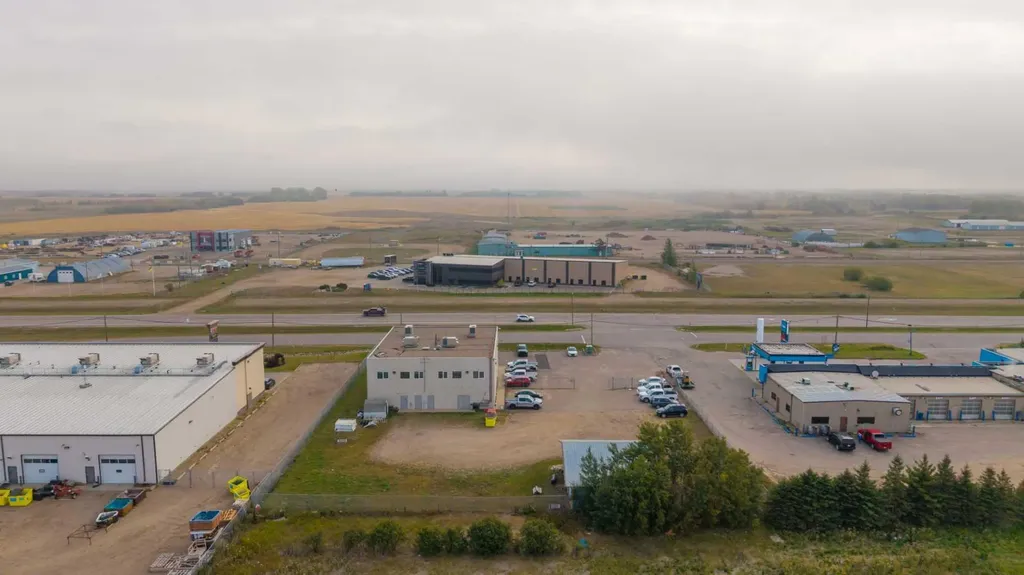 5912 50 Avenue Lloydminster AB T9V 0W6