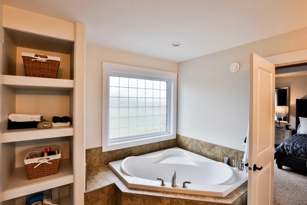 104 Buenavista Bay Rural Lethbridge County AB T1J 4P4