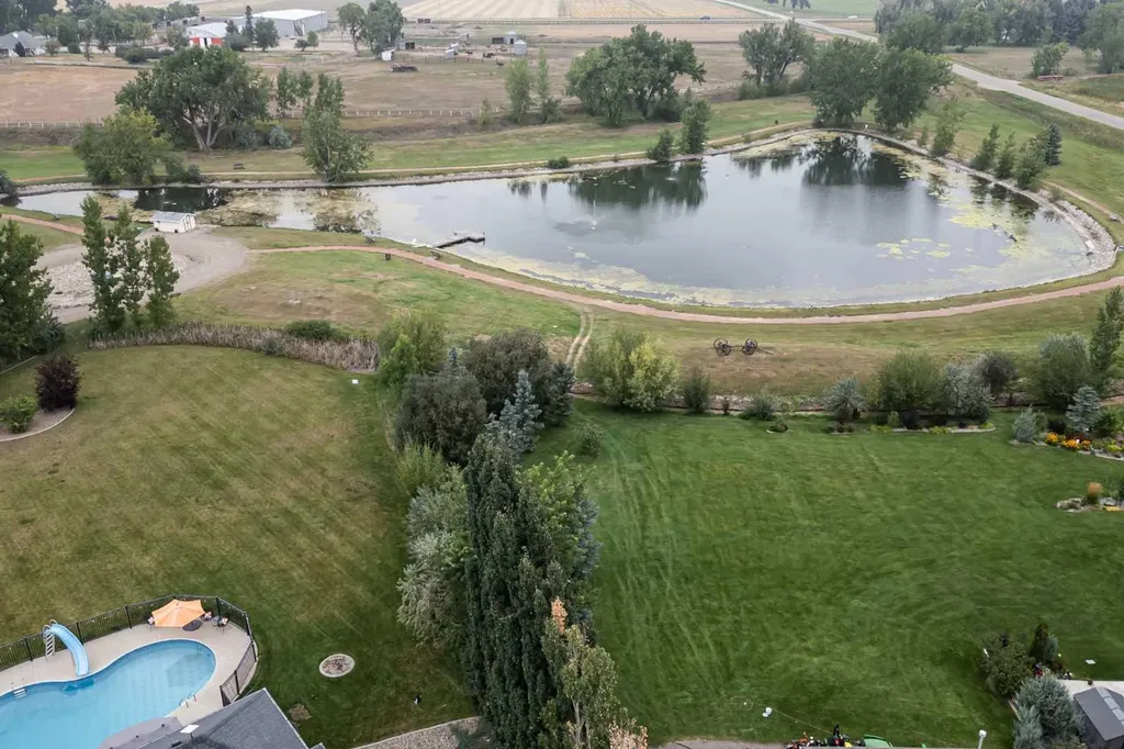 104 Buenavista Bay Rural Lethbridge County AB T1J 4P4