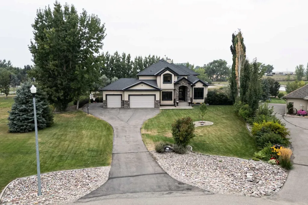 104 Buenavista Bay Rural Lethbridge County AB T1J 4P4