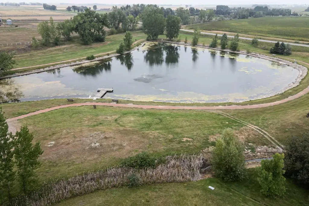 104 Buenavista Bay Rural Lethbridge County AB T1J 4P4