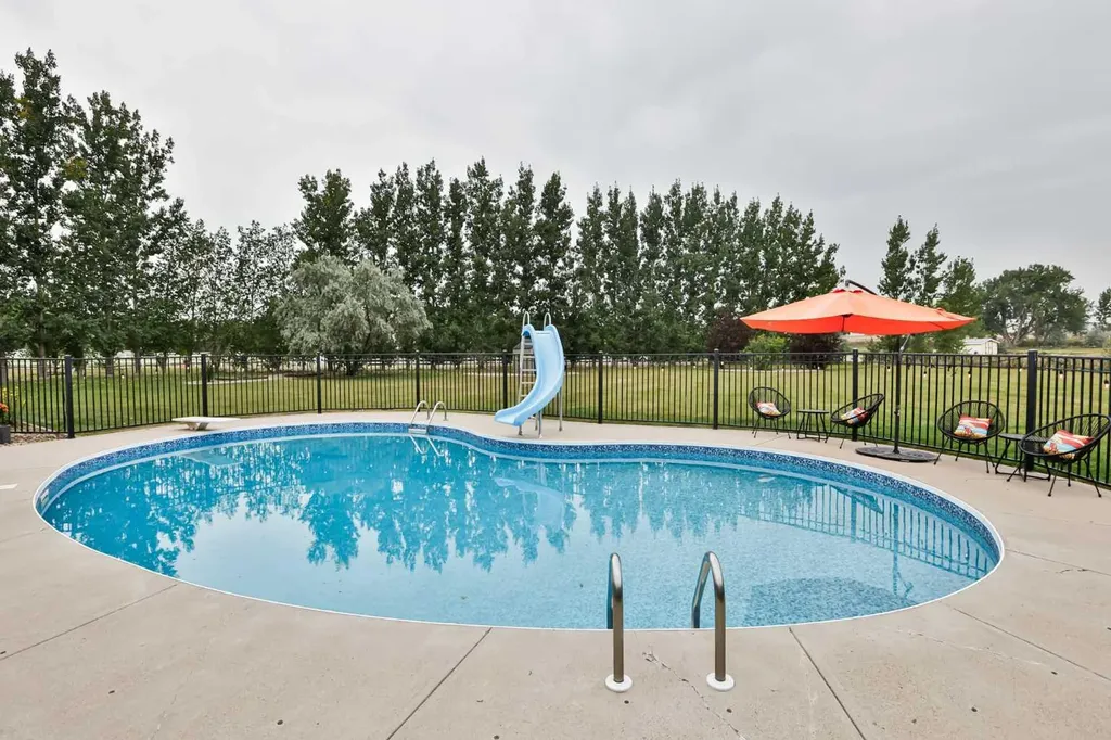 104 Buenavista Bay Rural Lethbridge County AB T1J 4P4