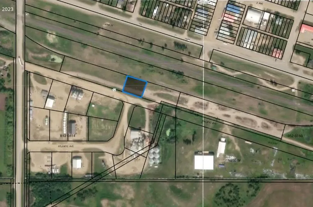 5028 48 Avenue Irma AB T0B 2H0