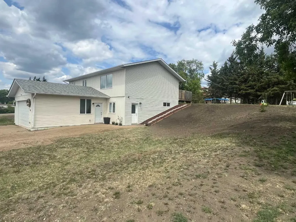 26 Hillmond Avenue Hillmond SK S0M 0W0
