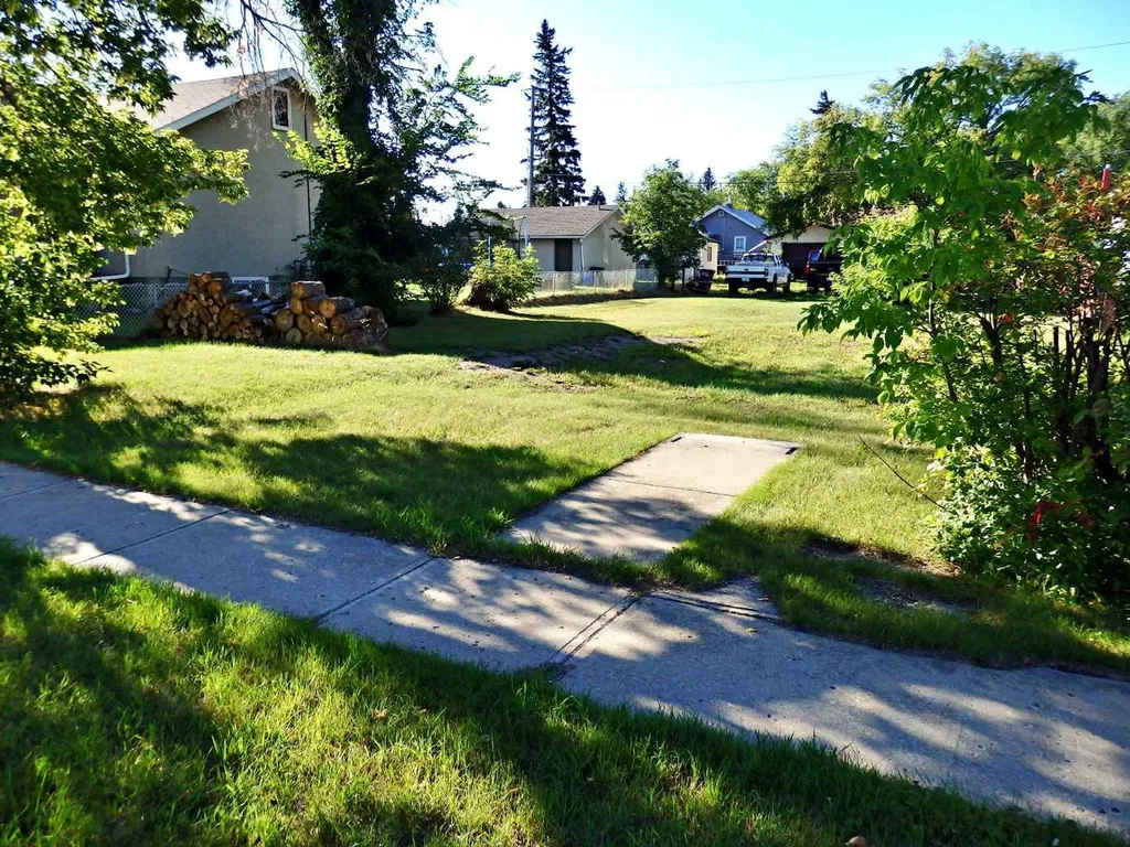 4703 54 Avenue Vermilion AB T9X 1S2