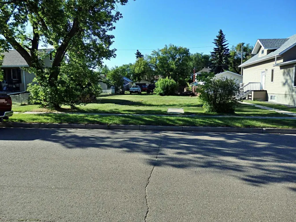 4703 54 Avenue Vermilion AB T9X 1S2