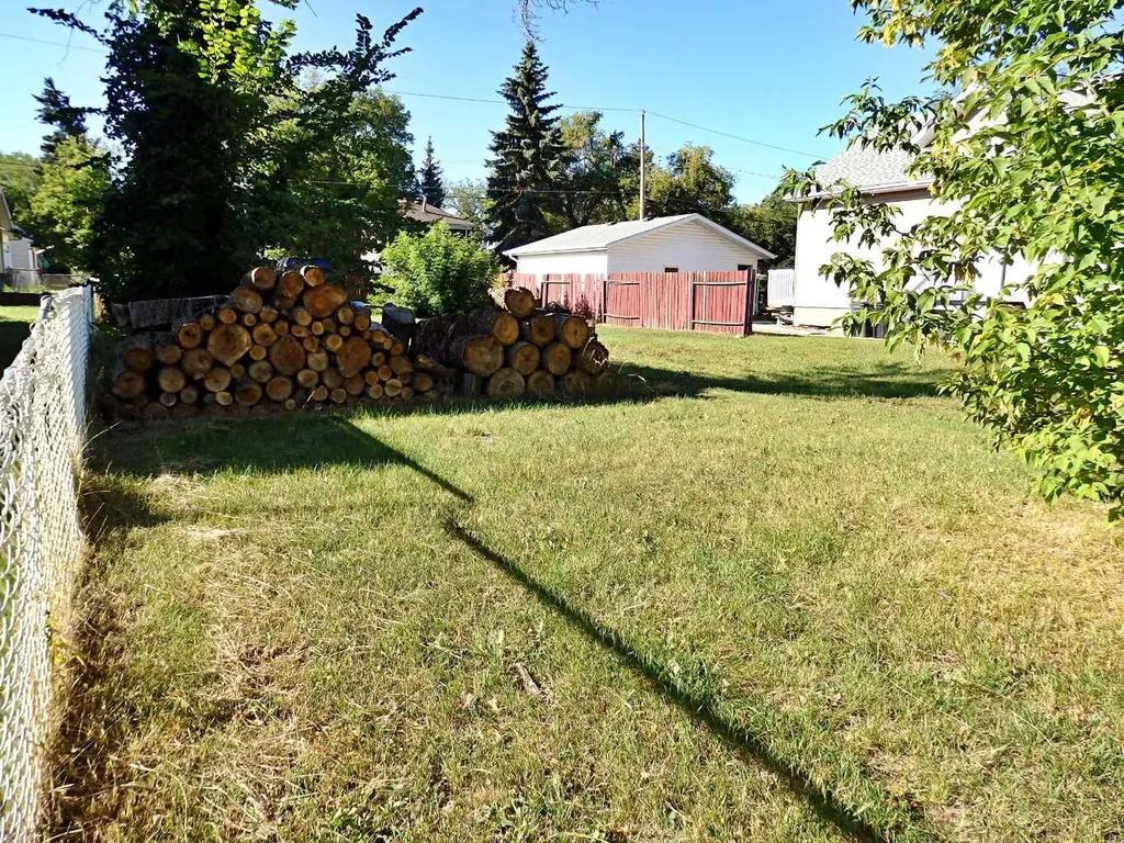 4703 54 Avenue Vermilion AB T9X 1S2