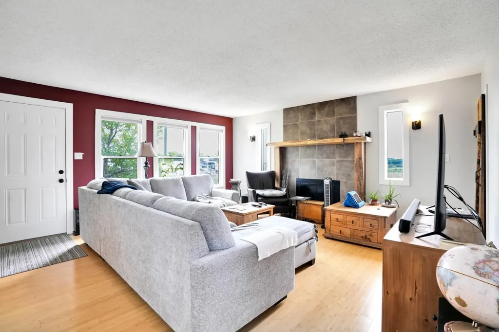 8-1415 Sec 582 Highway Didsbury AB T0M 0W0