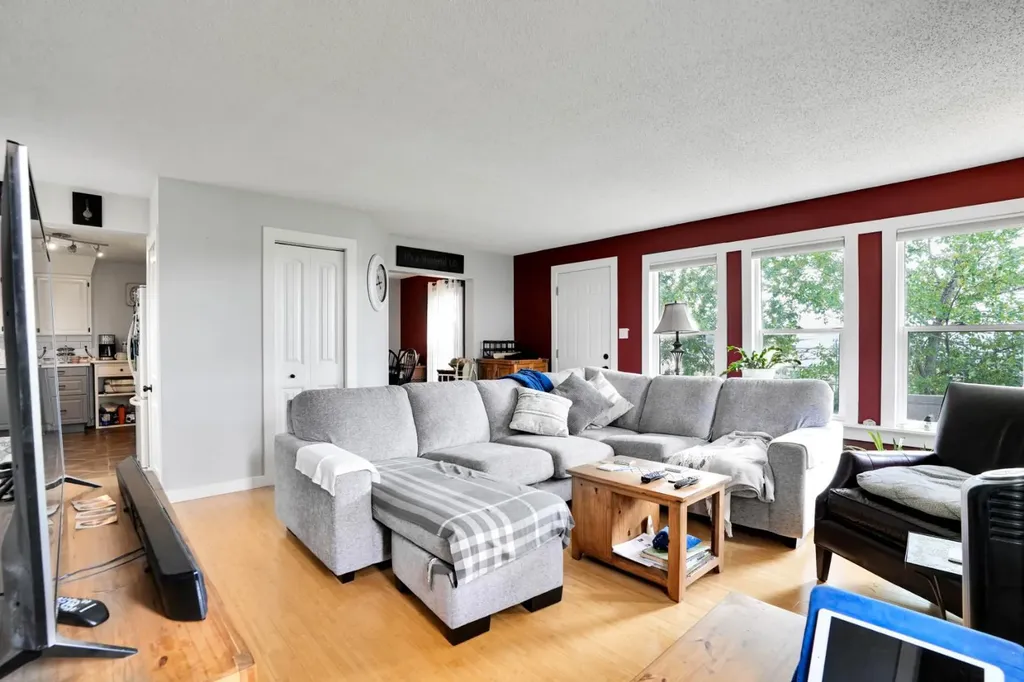 8-1415 Sec 582 Highway Didsbury AB T0M 0W0