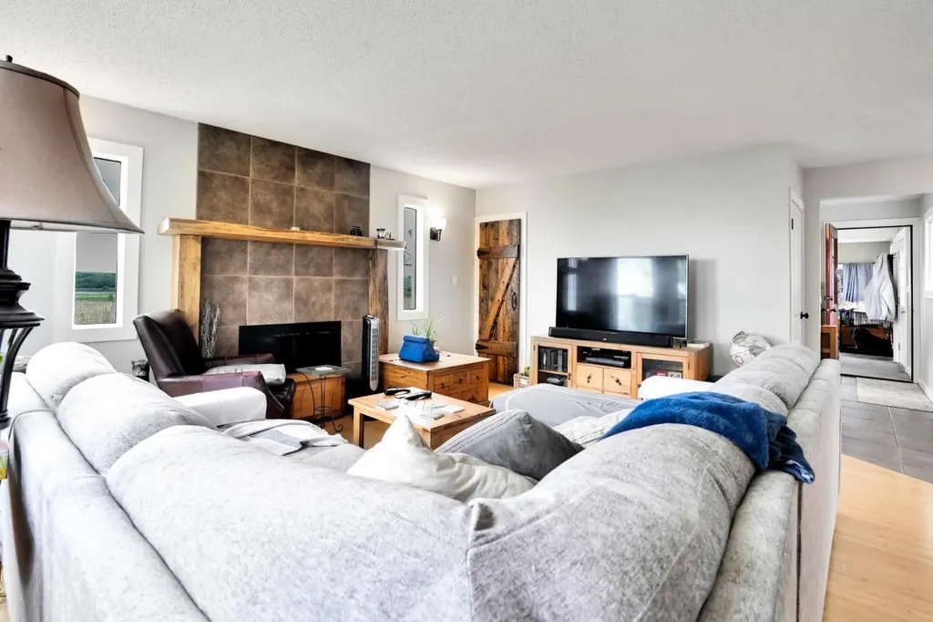 8-1415 Sec 582 Highway Didsbury AB T0M 0W0