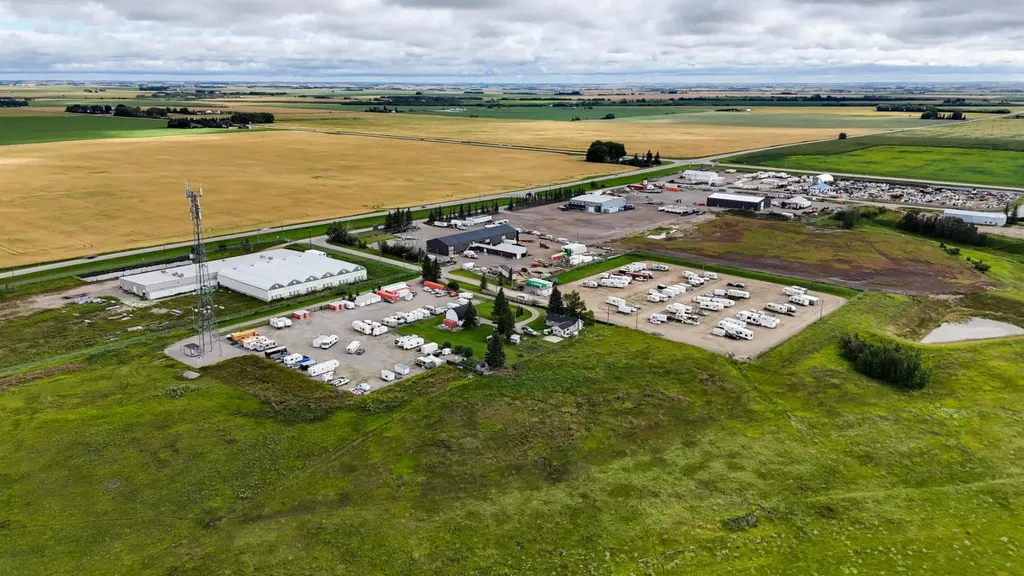 8-1415 Sec 582 Highway Didsbury AB T0M 0W0