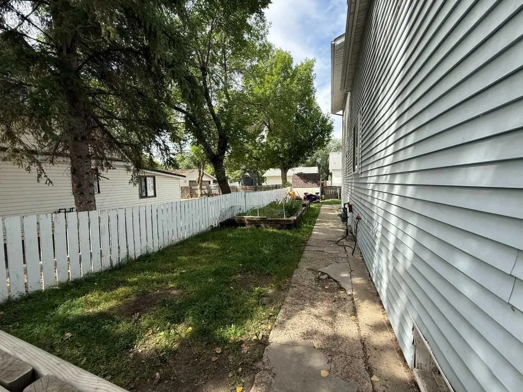 5136 46 Street Provost AB T0B3S0
