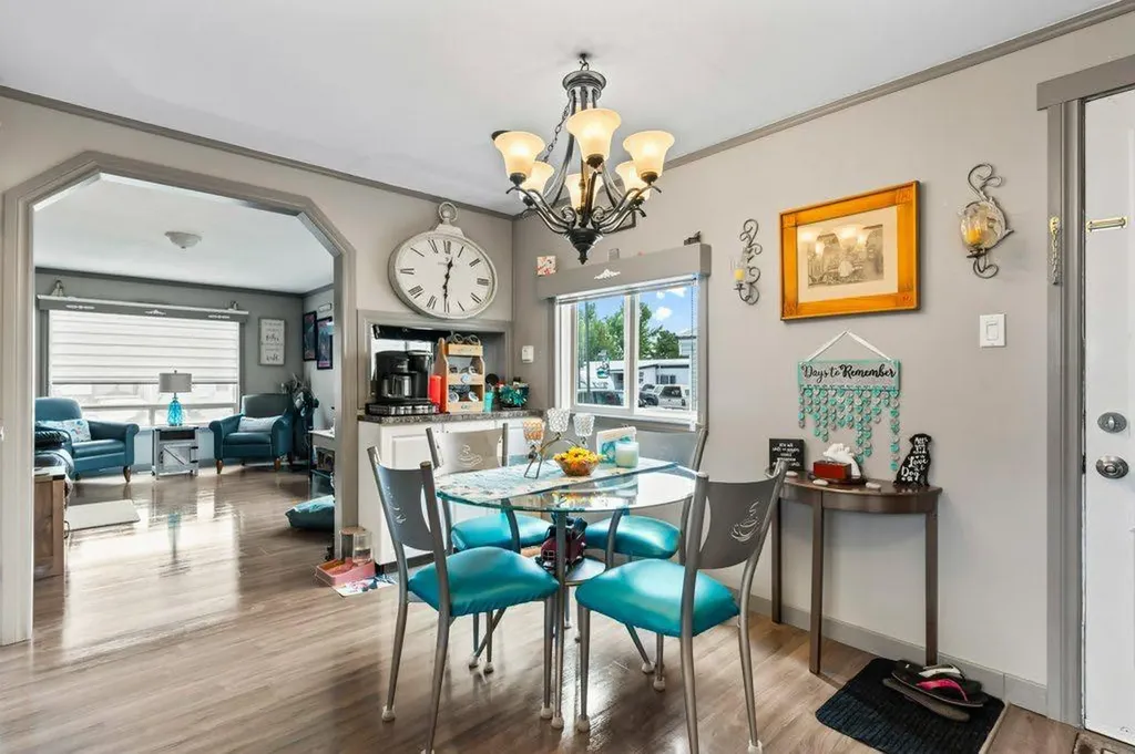 6220 17 Avenue SE Calgary AB T2A 0W6
