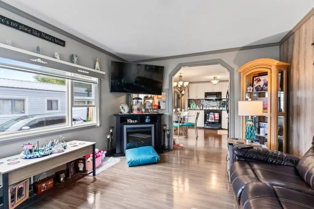6220 17 Avenue SE Calgary AB T2A 0W6