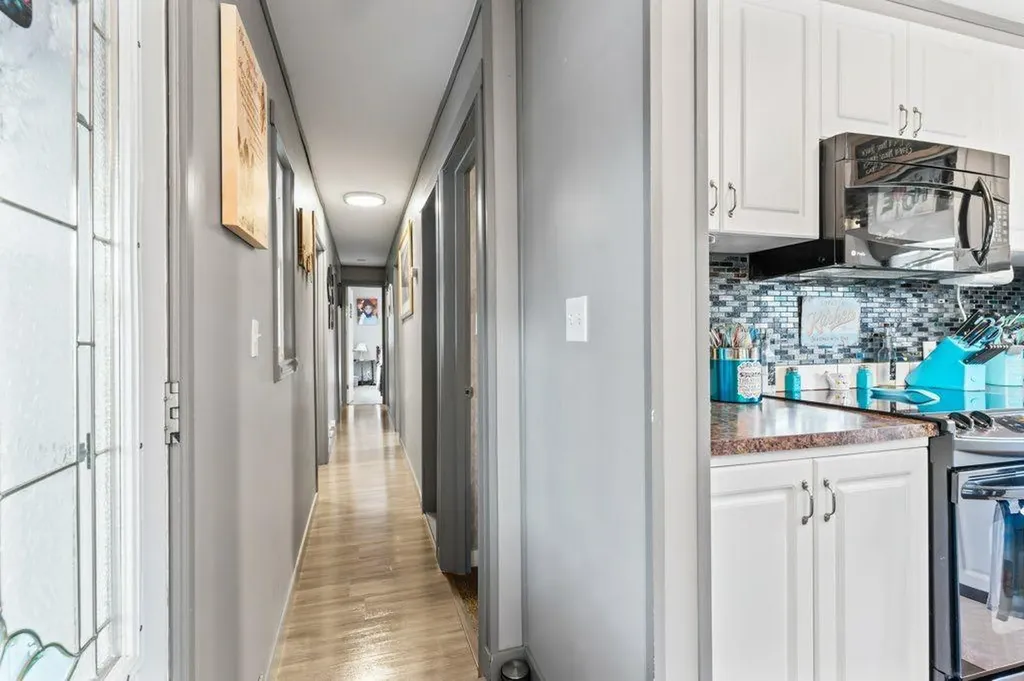 6220 17 Avenue SE Calgary AB T2A 0W6