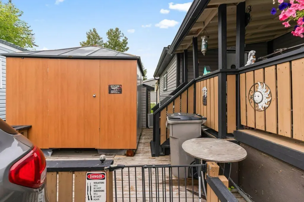 6220 17 Avenue SE Calgary AB T2A 0W6