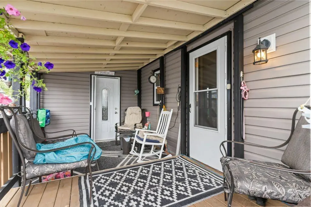 6220 17 Avenue SE Calgary AB T2A 0W6