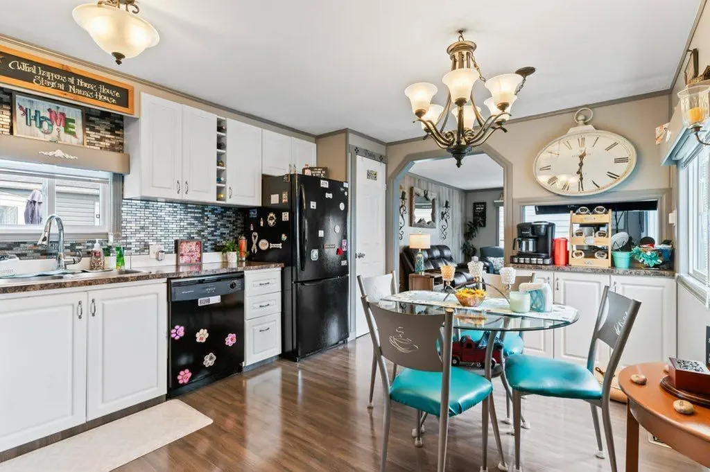6220 17 Avenue SE Calgary AB T2A 0W6