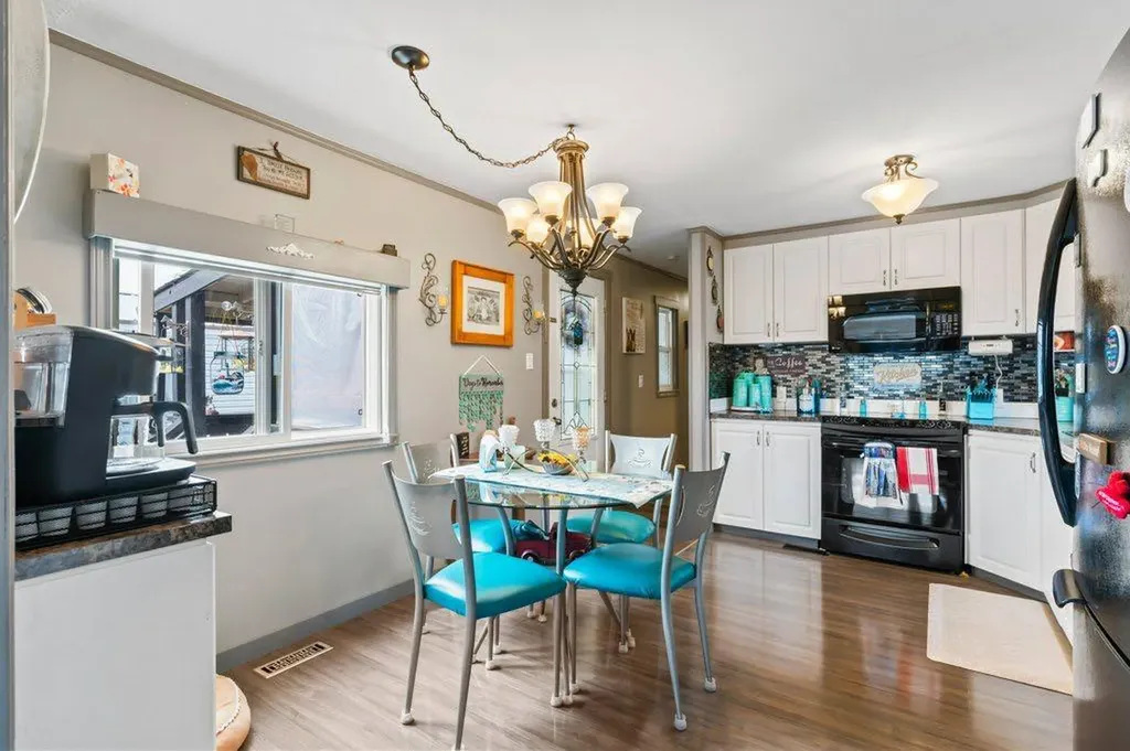 6220 17 Avenue SE Calgary AB T2A 0W6