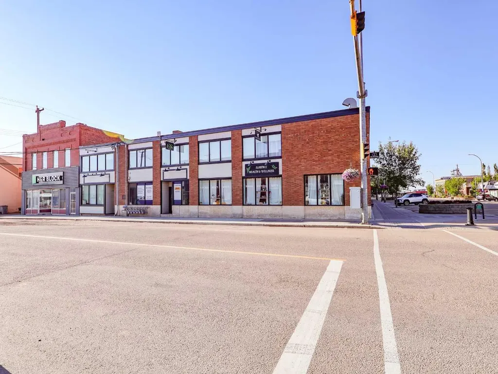 5002 50 Street Stettler AB T4K 1K9