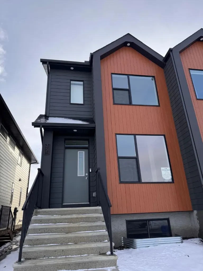 25 Setonvista Gate SE Calgary AB T3M4A3