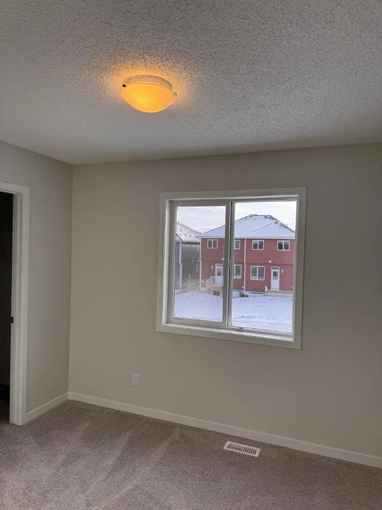 25 Setonvista Gate SE Calgary AB T3M4A3