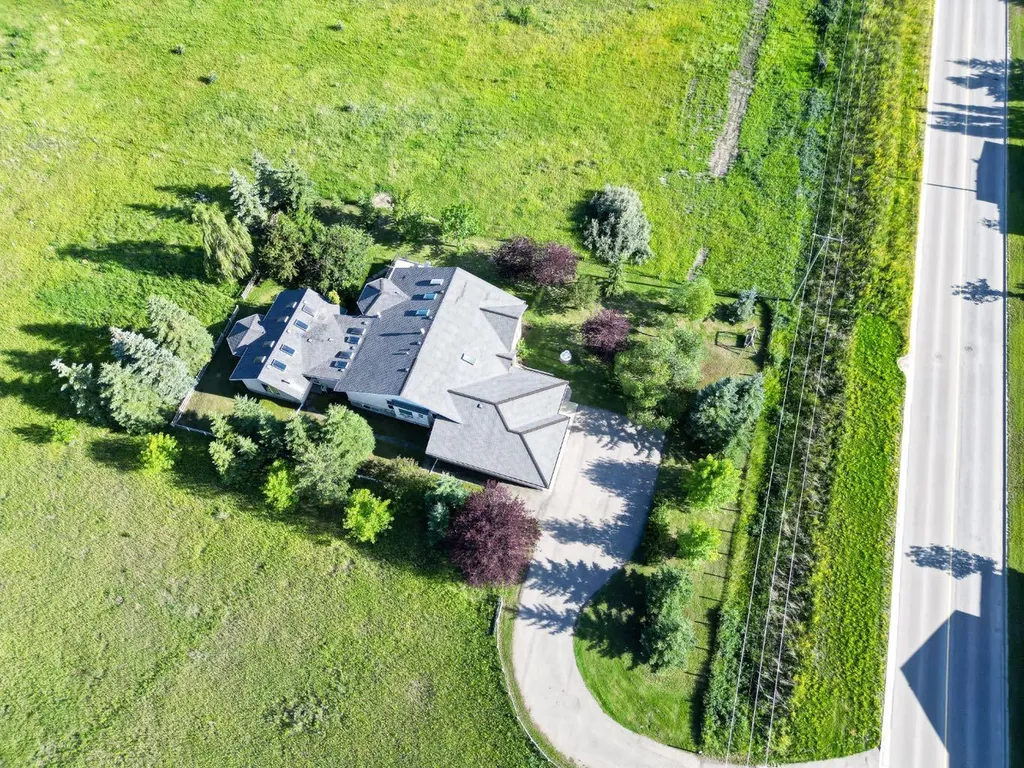 19008 Sheriff King Street SW Calgary AB T2J 3X8